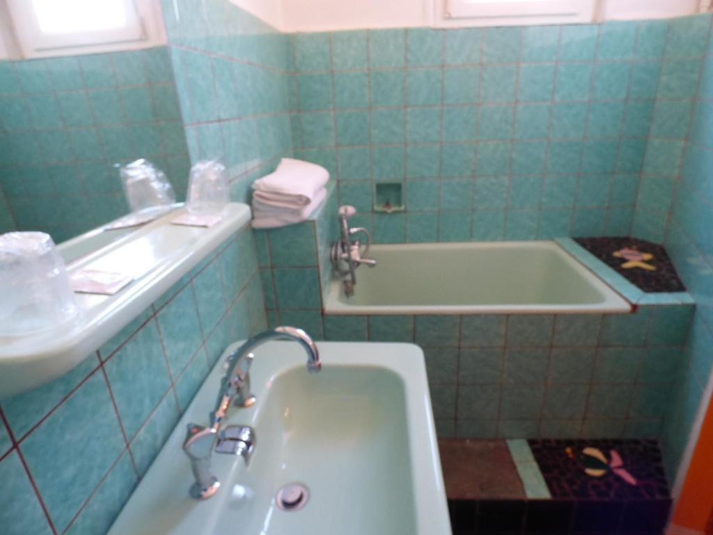 Hotel Peron Marseille Bilik gambar